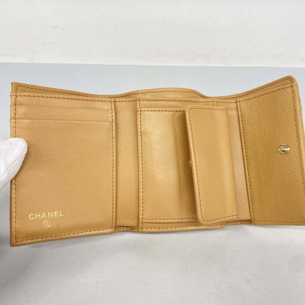 CHANEL Cream Caviar Leather Wallet - Picture 3 of 7